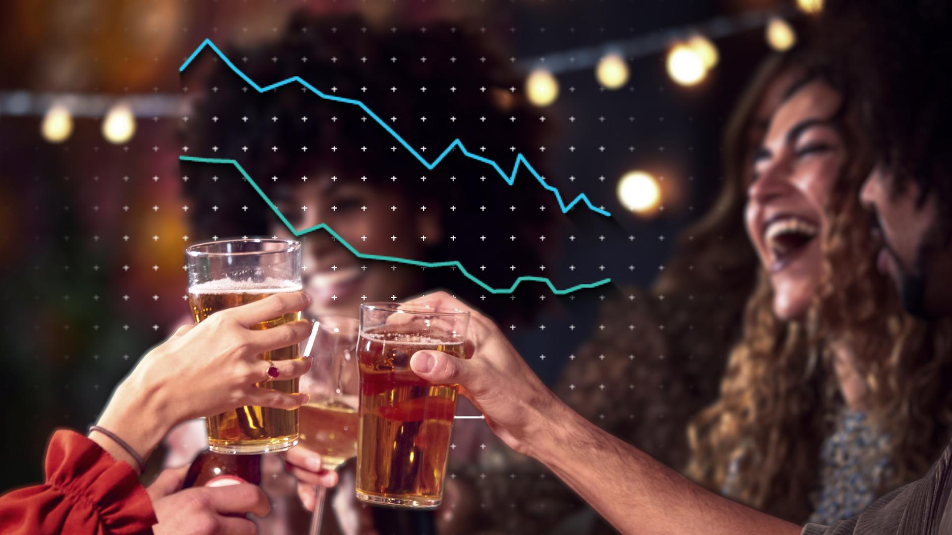 Junge Menschen feiern und trinken Alkohol