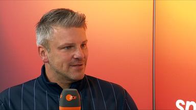 Lukas Kwasniok, der Trainer des 1. FC Köln, nach dem Spiel im „Mini Studio“ im Interview.