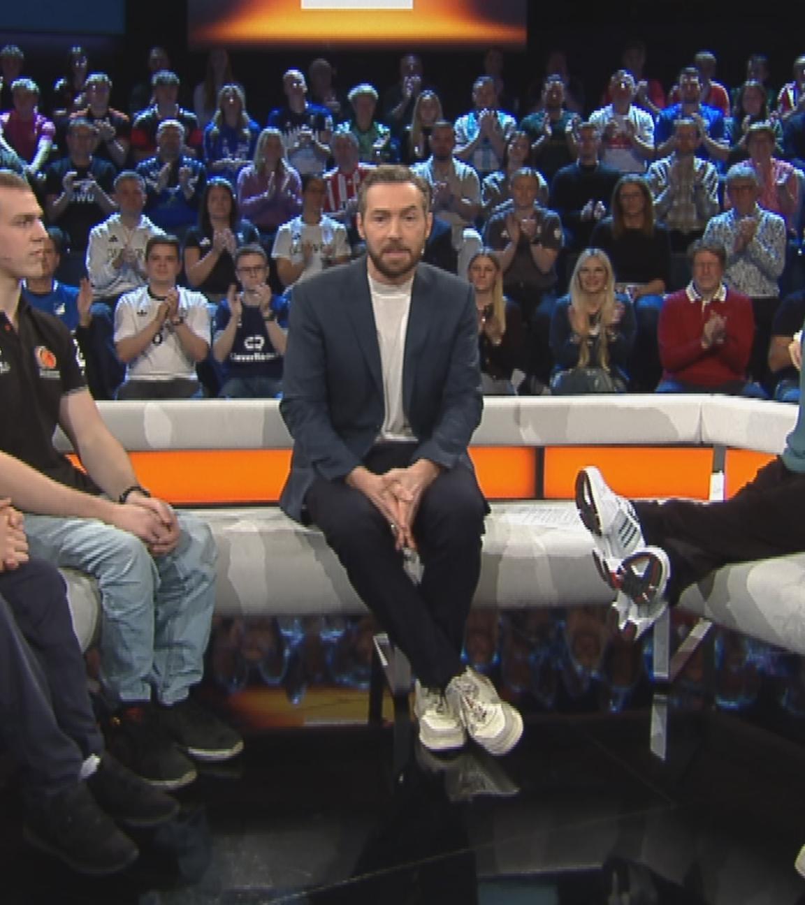 Sven Voss mit den Para-Sportlern im aktuellen Sportstudio am 15.11.25