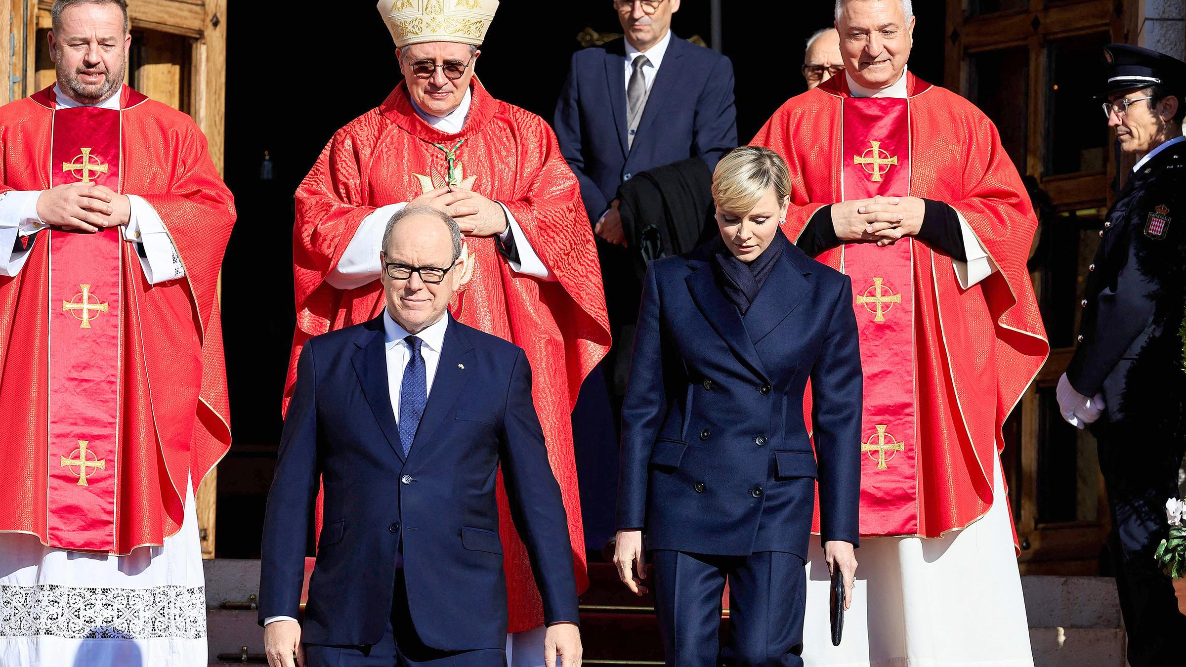 Prinz Albert und Charlene von Monaco nach Gottesdienst