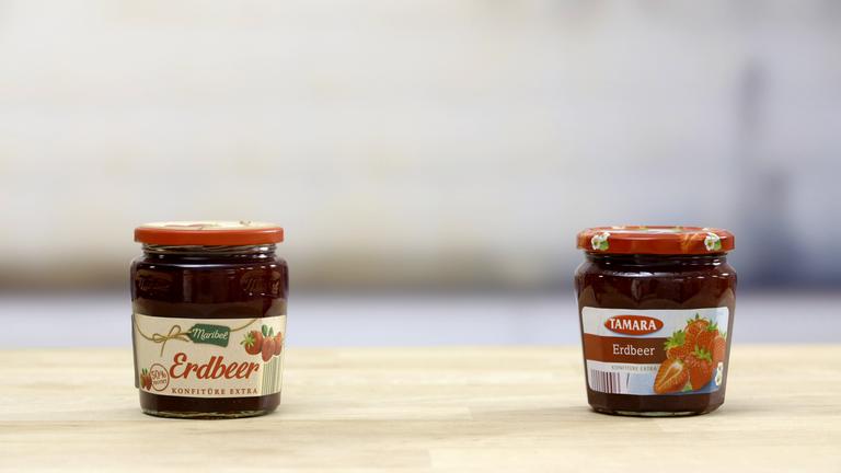 Das Bild zeigt Marmeladengläser von Aldi und Lidl