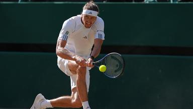 Alexander Zverev im Duell mit Jiri Lehecka in Wimbledon in Aktion