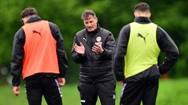 St. Pauli-Trainer Alexander Blessin übt sich in Zweckoptimismus