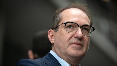 Alexander Dobrindt bei der Pressekonferenz zur Vorstellung des Koalitionsvertrages am 09.04.2025 in Berlin