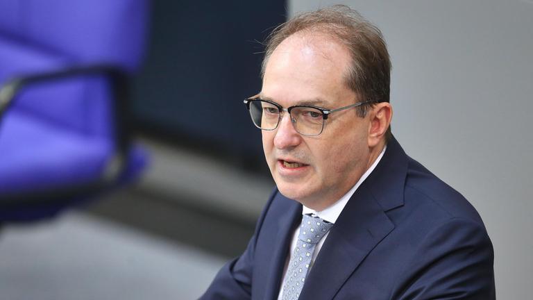 Bundesminister des Innern Alexander Dobrindt (CSU) während der Debatte im Bundestag zum Familiennachzug am 06.06.2025.