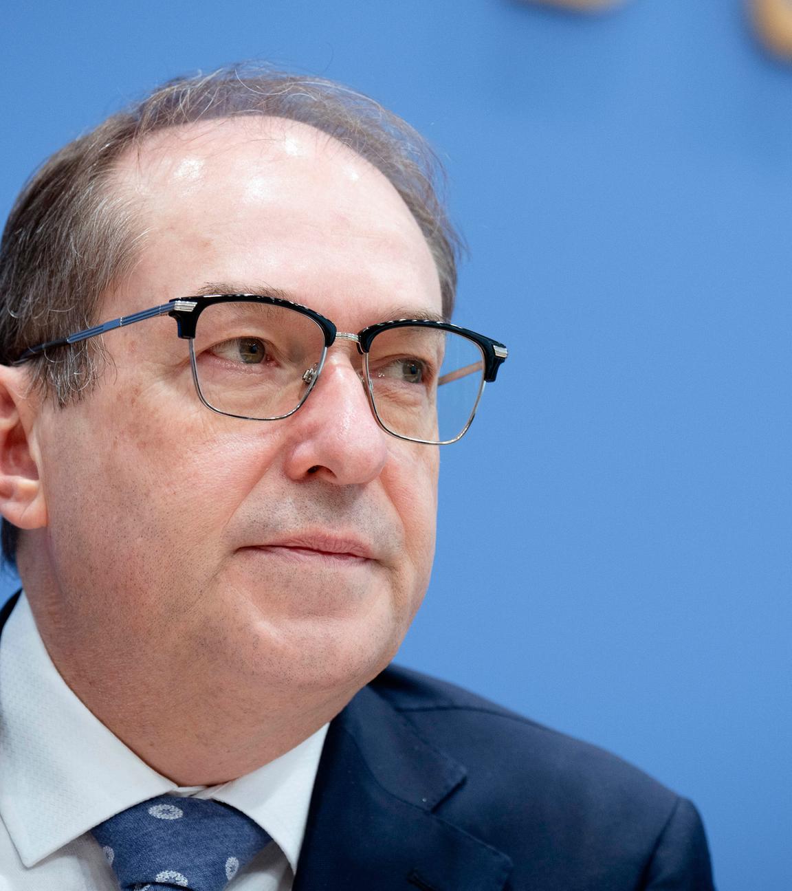 Alexander Dobrindt bei der Bundespressekonferenz Vorstellung der Dunkelfeldstudie zur Gewaltbetroffenheit in Deutschland