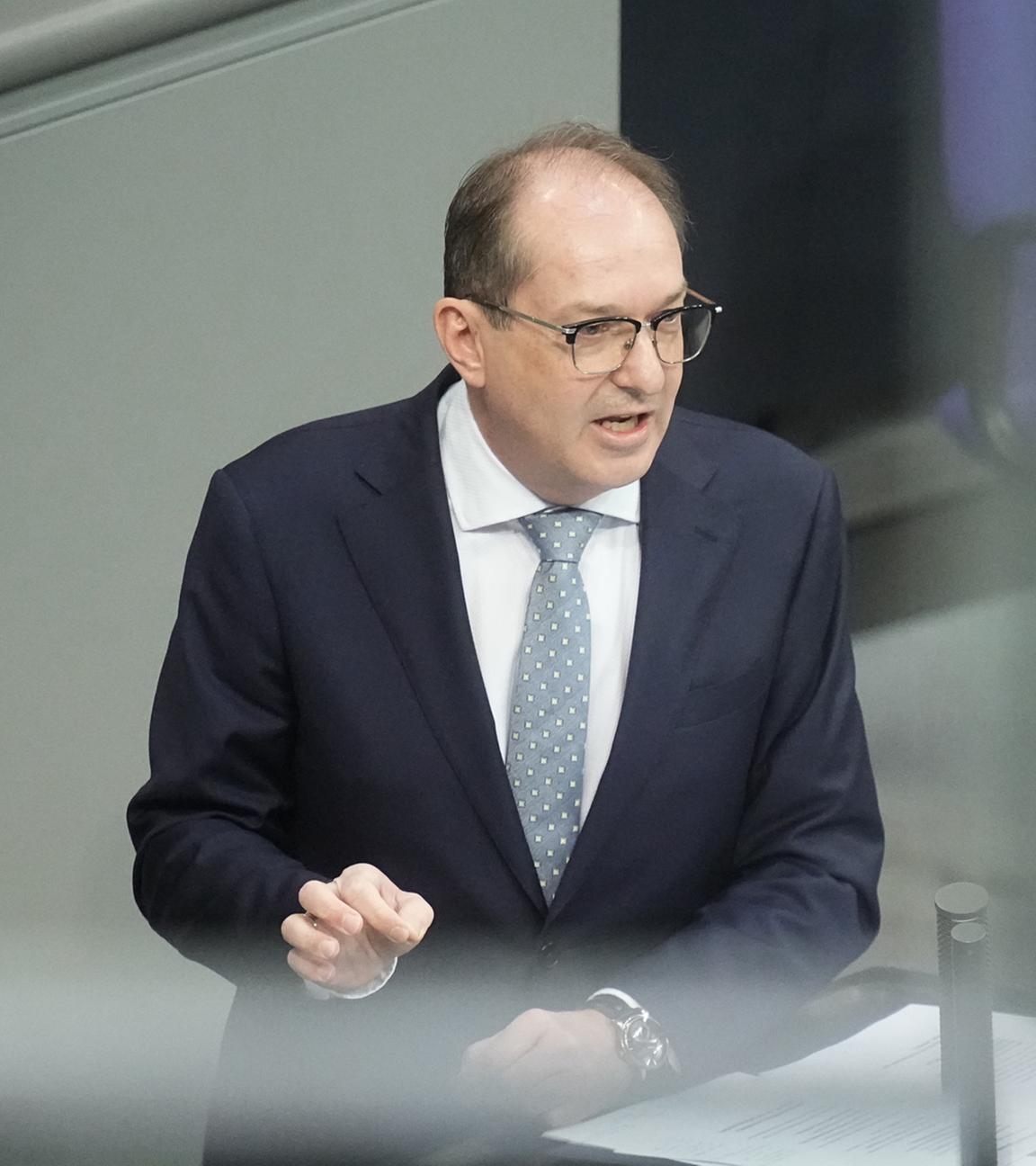 Alexander Dobrindt spricht im deutschen Bundestag. (Archivfoto)