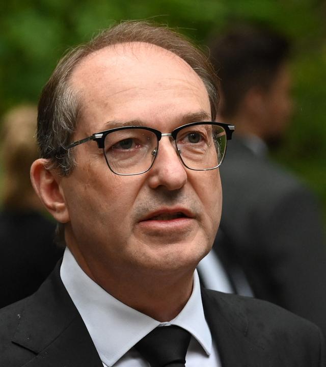 Alexander Dobrindt bei einem Statement zum Anschlag auf den CSD in Berlin