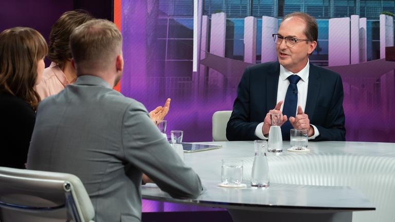 Bundesinnenminister Alexander Dobrindt in der Sendung "maybrit illner - Zumutungen abgewählt – Wettlauf um Gerechtigkeit?" am 24.09.2026.