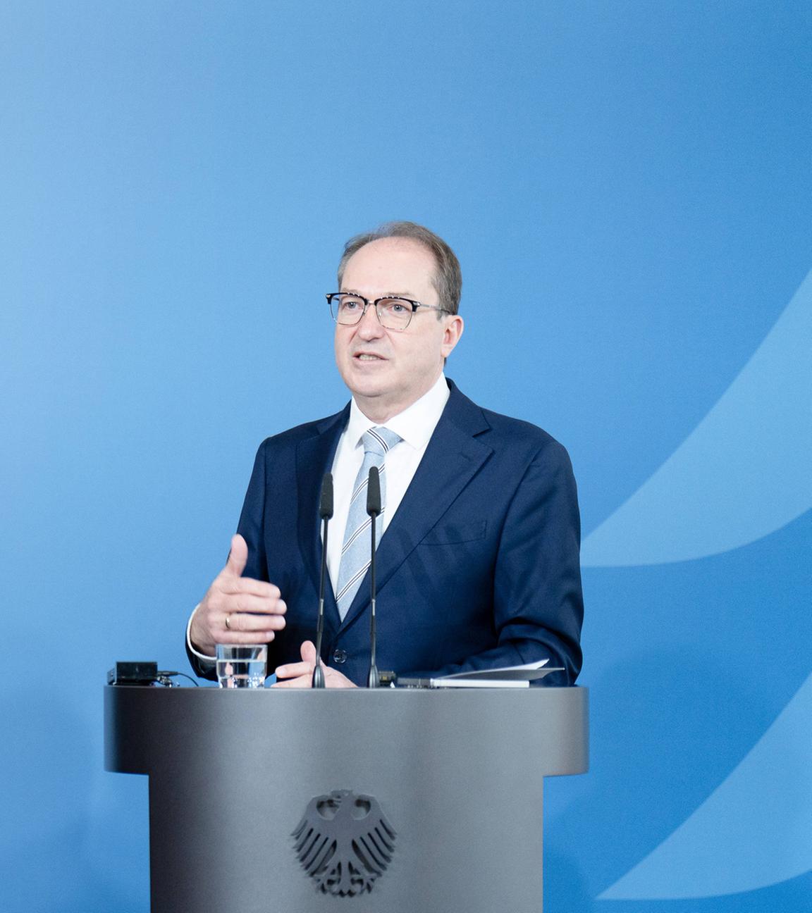 Bundesinnenminister Alexander Dobrindt und der Stellvertretender Premierminister und Minister für Asyl und Migration der Niederlande, Bart van den Brink geben in Berlin am 26.03.2026 zusammen ein Pressestatement ab.