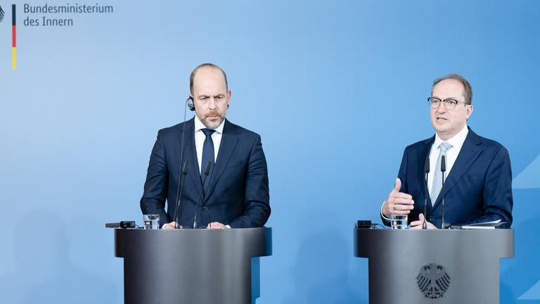 Bundesinnenminister Alexander Dobrindt und der Stellvertretender Premierminister und Minister für Asyl und Migration der Niederlande, Bart van den Brink geben in Berlin am 26.03.2026 zusammen ein Pressestatement ab.