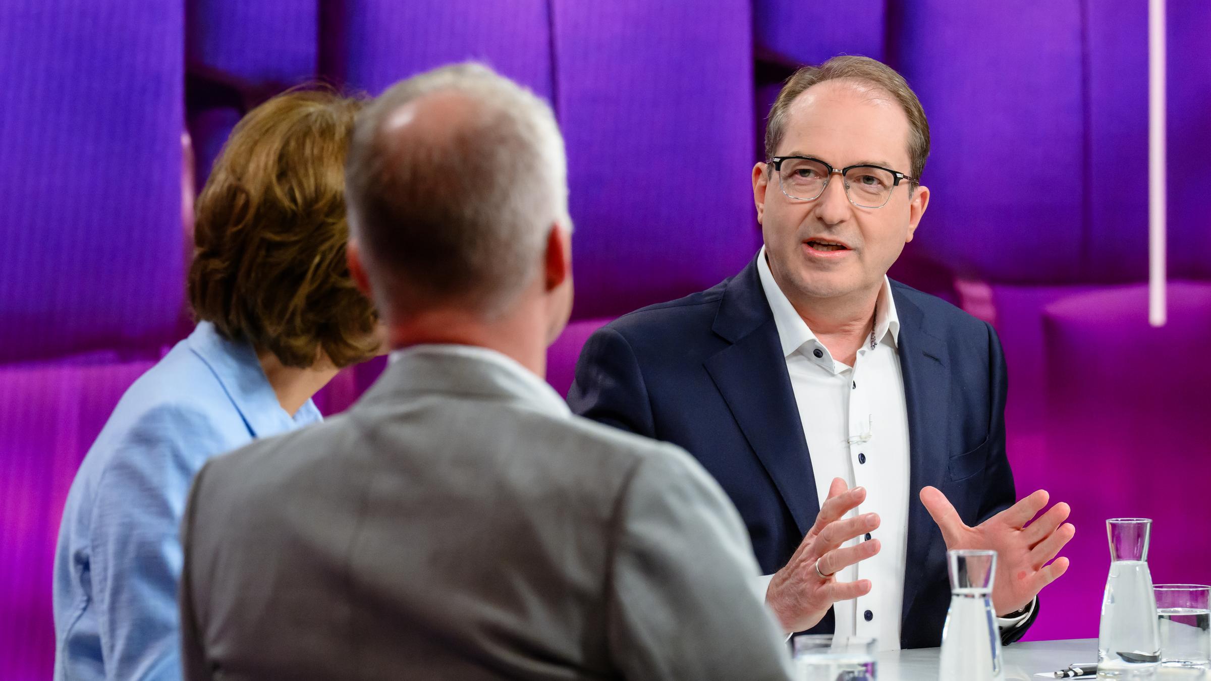 Von links: Maybrit Illner, Matthias Miersch, Alexander Dobrindt