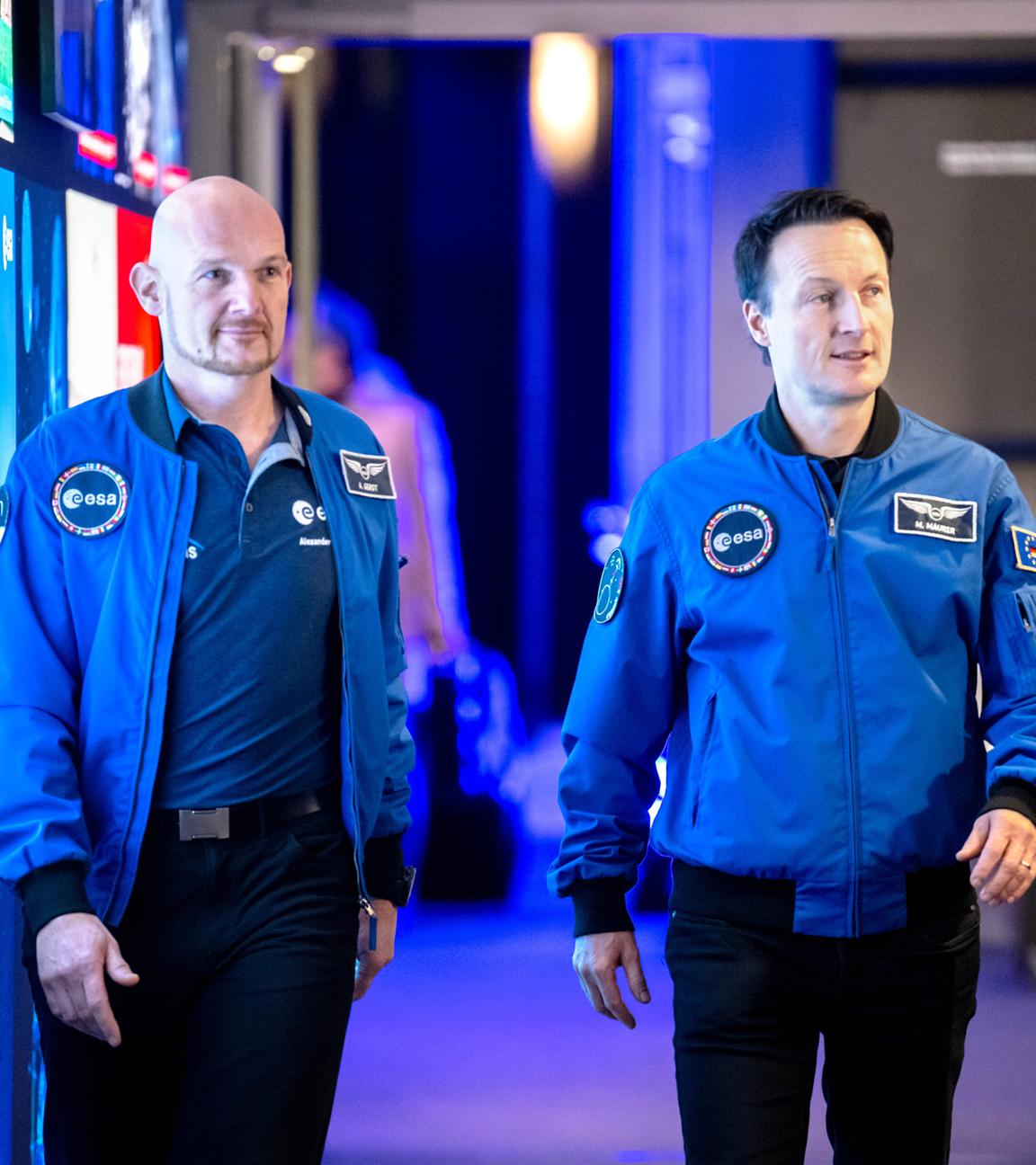 Bremen: Die Astronauten Alexander Gerst (l) und Matthias Maurer bei der Esa-Ministerratstagung.