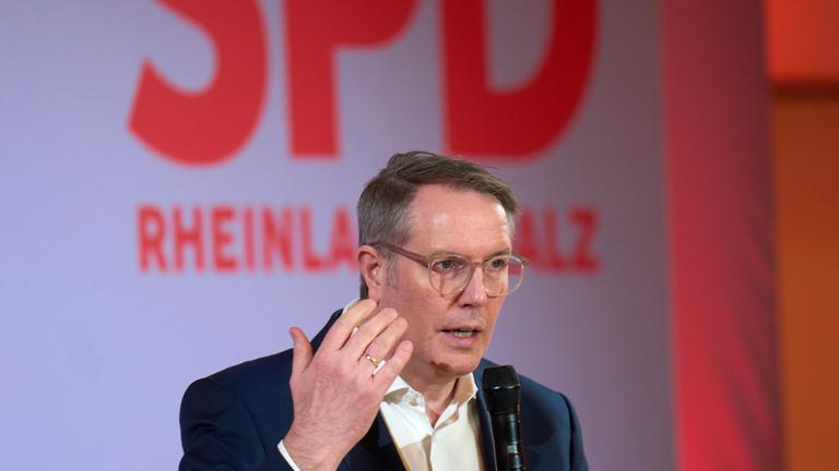 Der rheinand-pfälzische Ministerpräsident Alexander Schweitzer. 