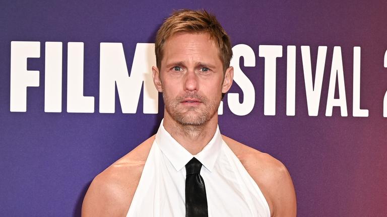 Alexander Skarsgård überrascht mit Outfit