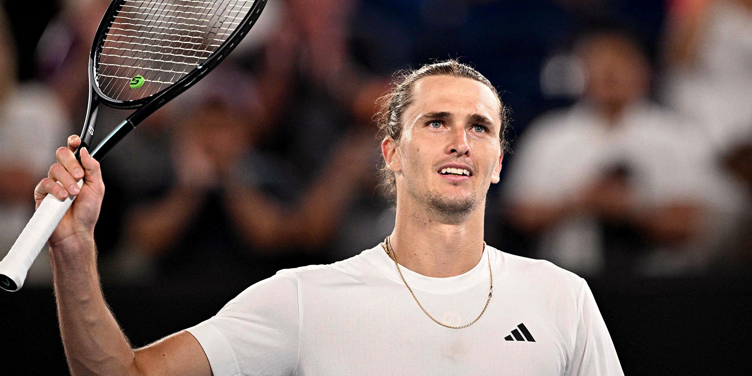 Der deutsche Alexander Zverev feiert nach seinem Sieg gegen Alex Michelsen aus den USA im Herreneinzel am siebten Tag der Australian Open in Melbourne am 21. Januar 2024.