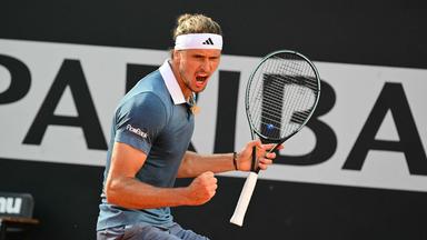 Alexander Zverev jubelt während dem Finale der Männer der Rome Open am 19.05.24.