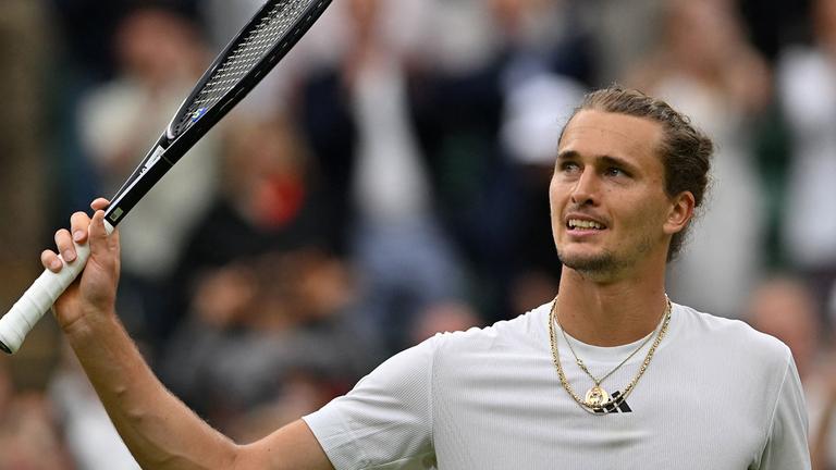 Der deutsche Tennisprofi Alexander Zverev gewinnt sein Auftaktmatch in Wimbledon.