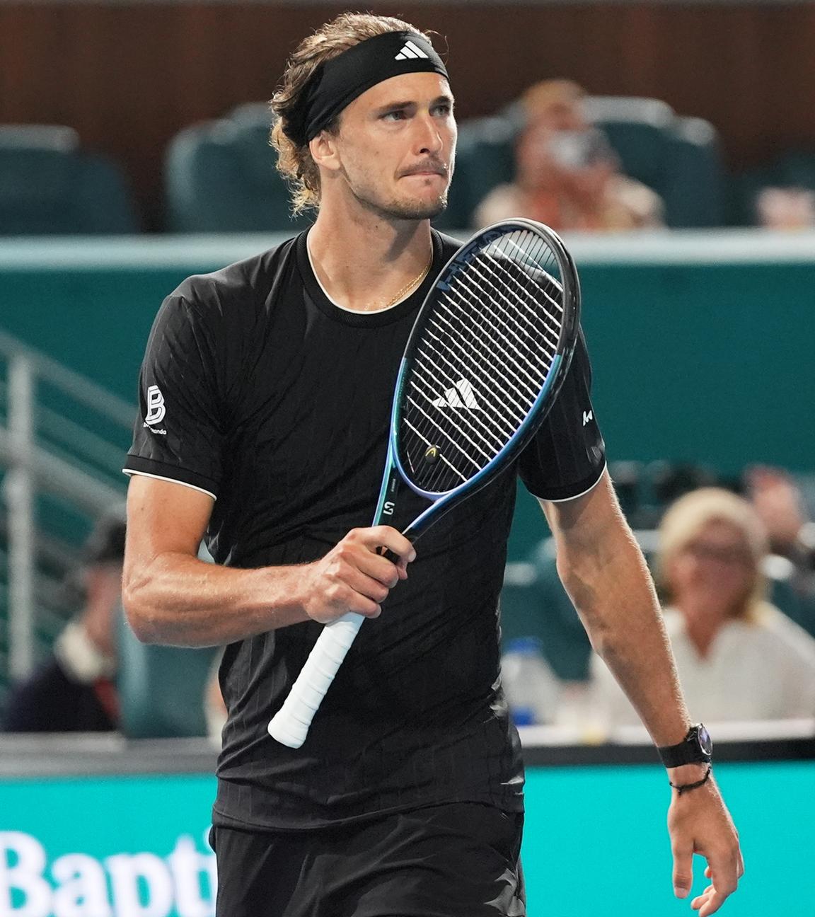 Tennisspieler Alexander Zverev aus Deutschland reagiert nach seinem Sieg über Francisco Cerundolo aus Argentinien im Viertelfinale des Tennisturniers „Miami Open“ am 26.03.2026, in Miami Gardens, Florida. 