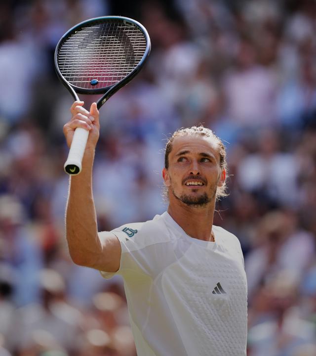 Alexander Zverev jubelt nach seinem Sieg am 10.07.2026 bei den Wimbledon-Tennismeisterschaften in London, Großbritannien.