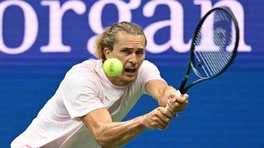 Alexander Zverev spielt auf dem Trainingsplatz