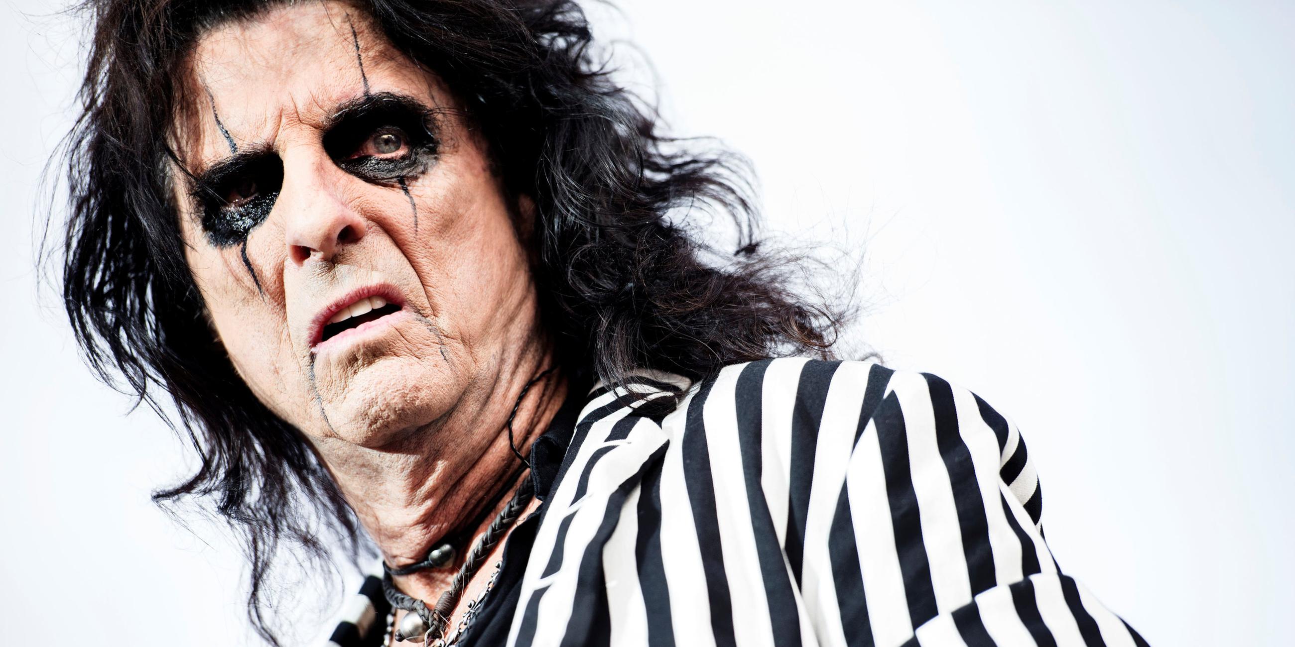 Der Musiker Alice Cooper tritt während des Copenhell Musikfestivals in Kopenhagen, Dänemark, am 23. Juni 2016 auf.