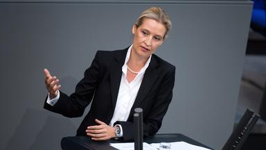 Alice Weidel am Rednerpult im Bundestag