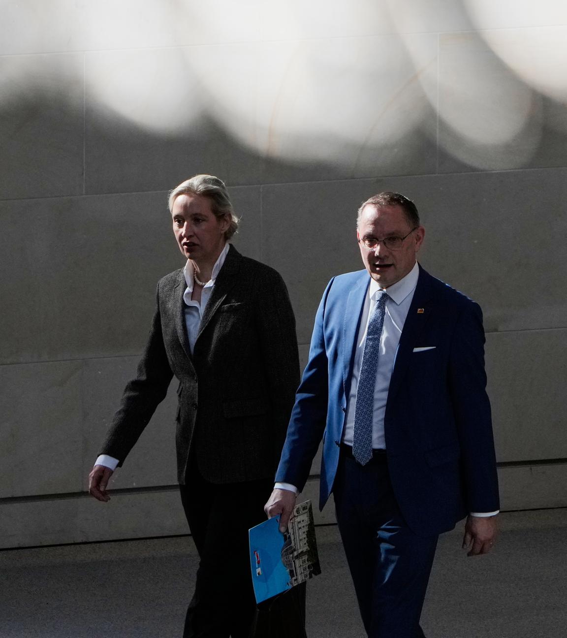 AfD-Politilker Alice Weidel und Tino Chrupalla am 18.03.2026 im Bundestag in Berlin.