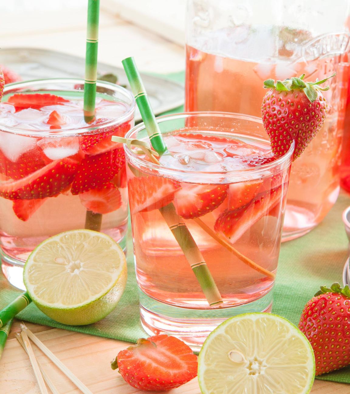 Getränke zum Frühlings mit Erdbeeren