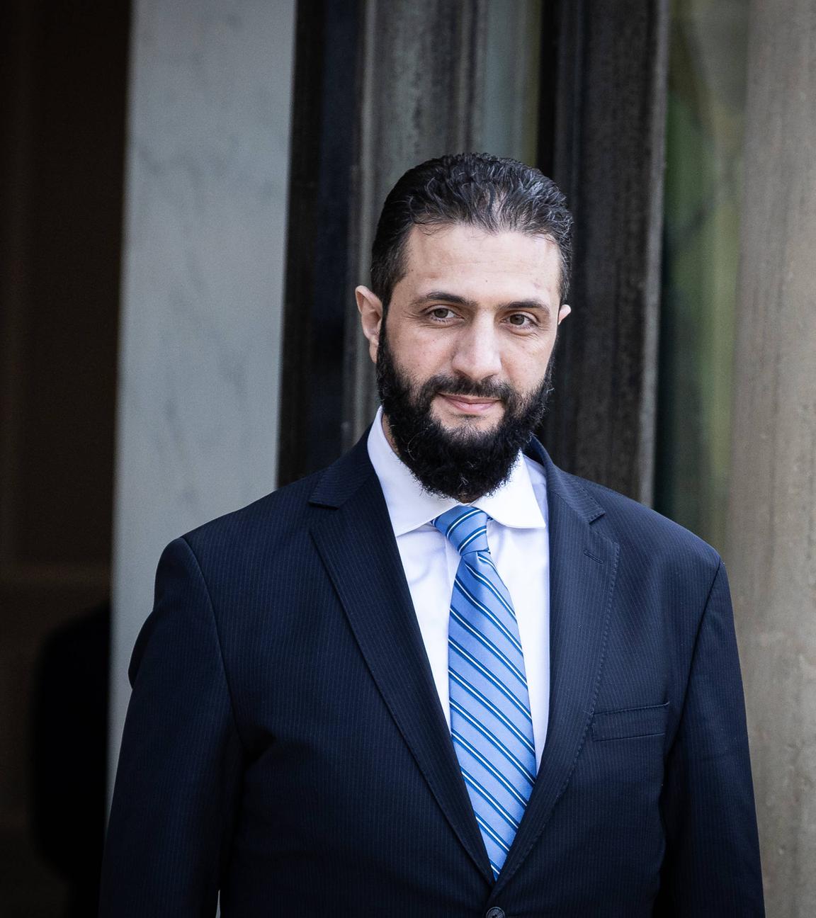 Der syrische Übergangspräsident Ahmed al-Scharaa trifft sich heute mit Bundeskanzler Merz zu Gesprächen über den Wiederaufbau Syriens.