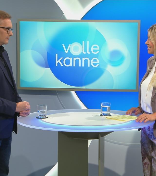 Henning Wilts, Co-Abteilungsleiter für Kreislaufwirtschaft beim Wuppertal Institut, im Gespräch mit Nadine Krüger