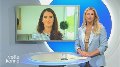 Nadine Krüger im Gespräch mit Sina Mainitz, die zugeschaltet ist.
