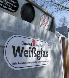 Ein Altglascontainer
