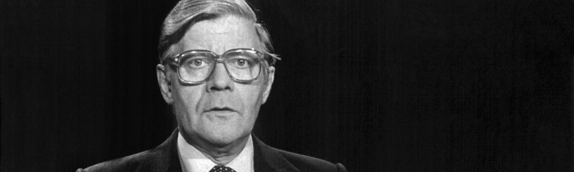 Kanzler Helmut Schmidt bei Fernsehansprache nach Schleyer-Tod 1977