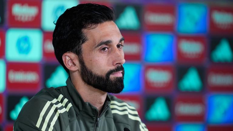Cheftrainer von Real Madrid, Álvaro Arbeloa, nimmt an einer Pressekonferenz am 22.05.2026 im spanischen Valdebebas teil.