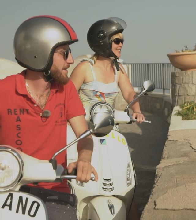 Marina Wenk auf einem Scooter.