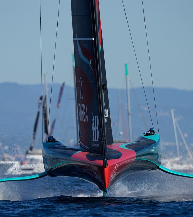 Das Emirates Team aus Neuseeland in Aktion während des America's Cup in Barcelona.