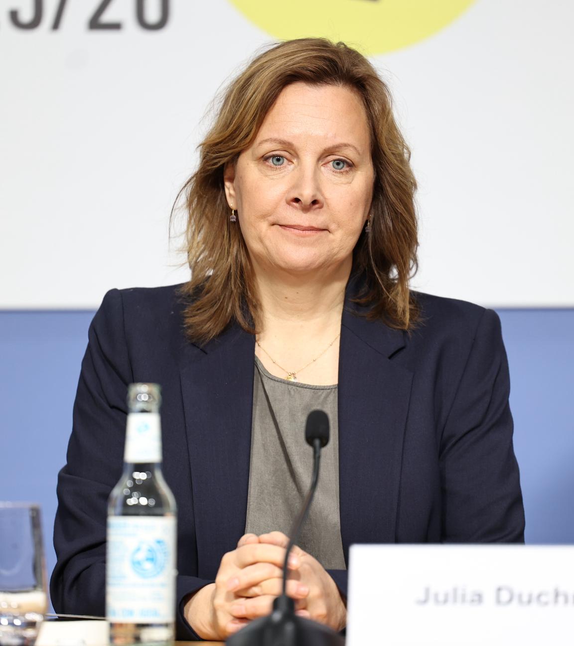 Julia Duchrow, Generalsekretärin der deutschen Amnesty-Sektion, stellt den neuen Lagebericht zur weltweiten Situation der Menschenrechte vor. 