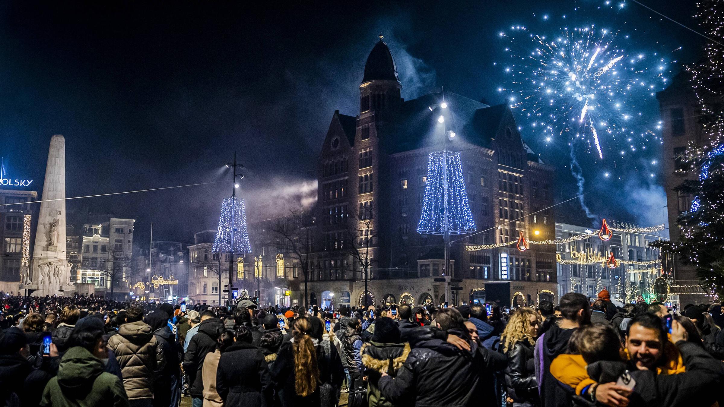 Feuerwerk am Dam Platz 