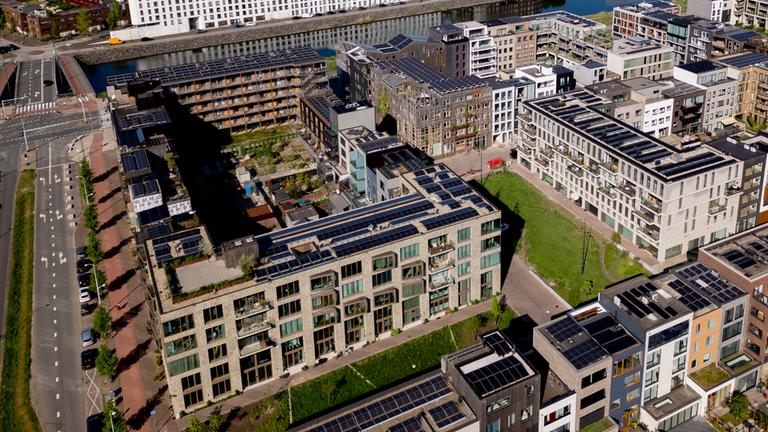 Auf Centrumeiland hat die Wohnkooperative „De Warren“ ein innovatives Haus gebaut.