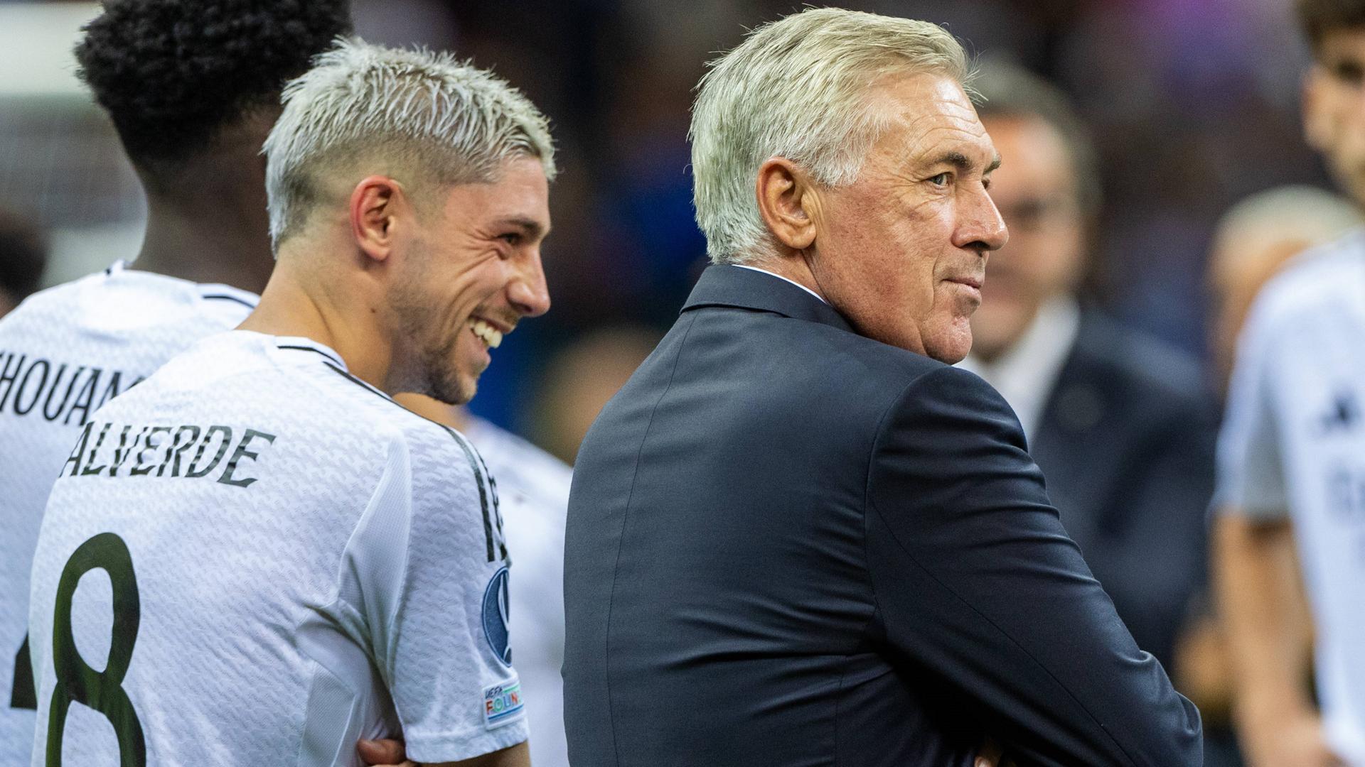 Federico Valverde (links) und Carlo Ancelotti.