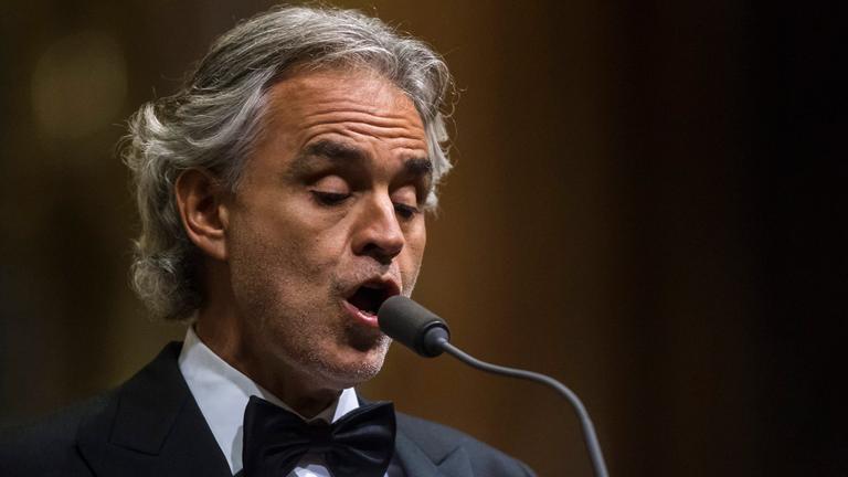 Andrea Bocelli von Präsident Milei geehrt