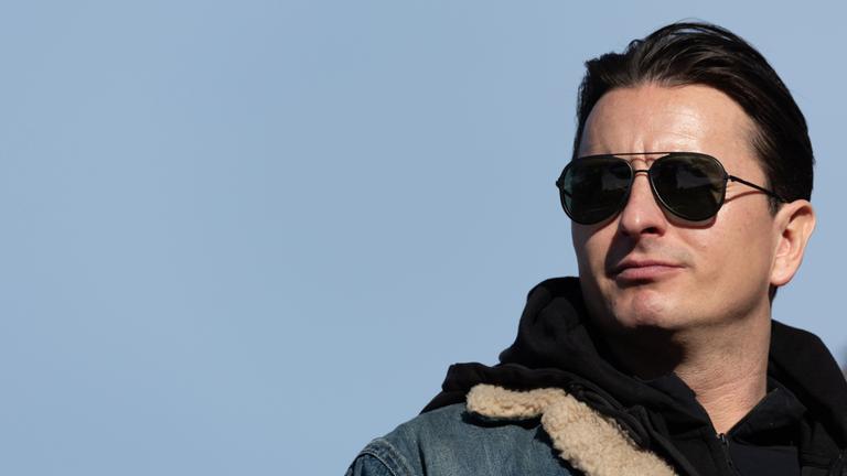 Portraitfoto des Sängers Andreas Gabalier am 25.02.2025 in Kitzbühel.