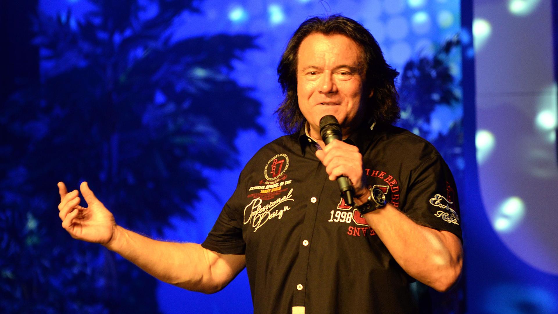 Schlagersänger Andreas Martin beim einem Auftritt der Schlagernacht in der Rheinhausenhalle Duisburg. (Archiv)