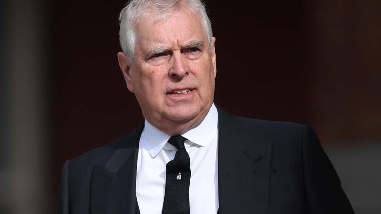 Der britische Prinz Andrew verlässt die Westminster Kathedrale in London