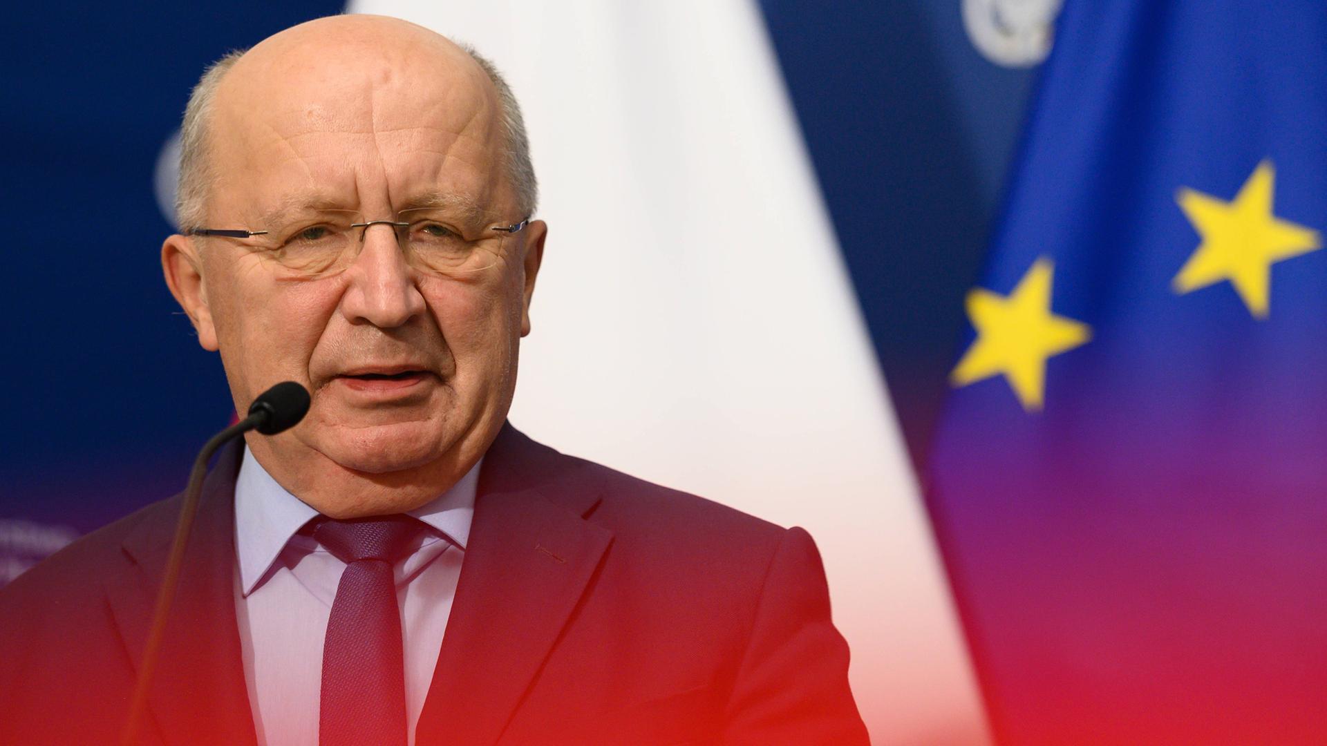 Andrius Kubilius, EU-Kommissar für Verteidigung und Raumfahrt während einer Pressekonferenz in Warschau. (Archiv)