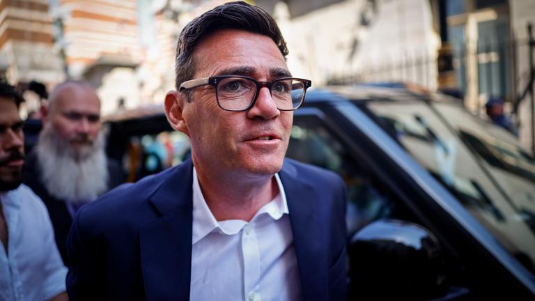 Porträt von Andy Burnham.