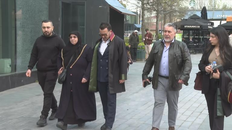 Angehöriger verstorbener Familie