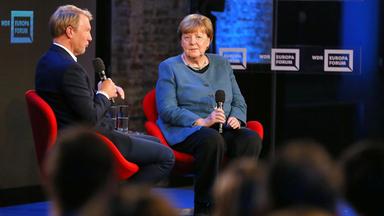 Angela Merkel spricht auf einer Bühne auf der Digitalmesse re:publica 2026 in der Station Berlin