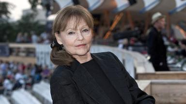 Schauspielerin Angelica Domröse während der Deutschland-Premiere des Films "Bis zum Horizont, dann links!" (Archiv)
